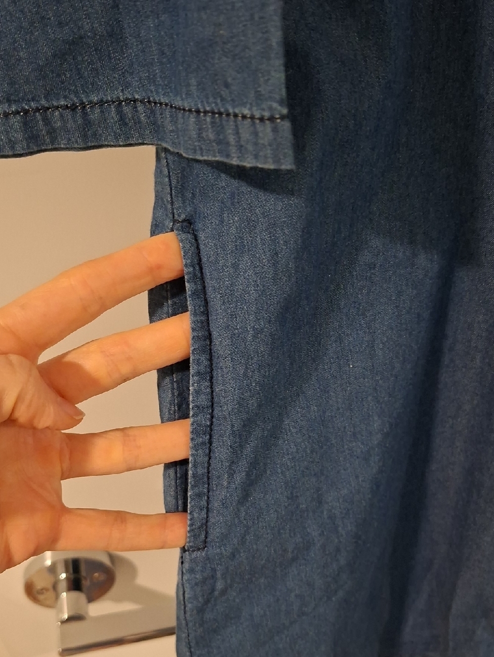 Bayo Blue Denim/Chambray Collarless Roll-tab Tunic Top with Pockets (Size S) - Picture 5 of 6